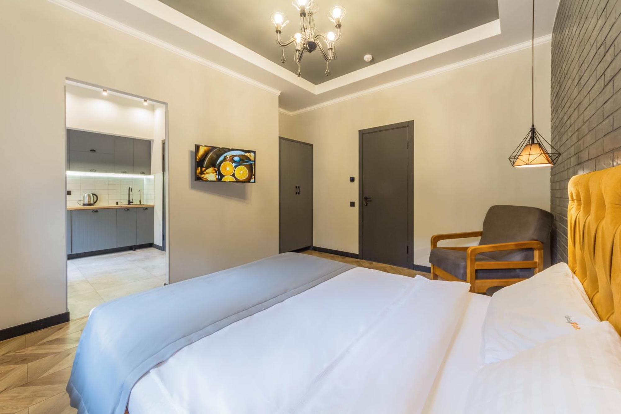 Idea Design Apart-Hotel Prorizna Kyiv Exterior photo