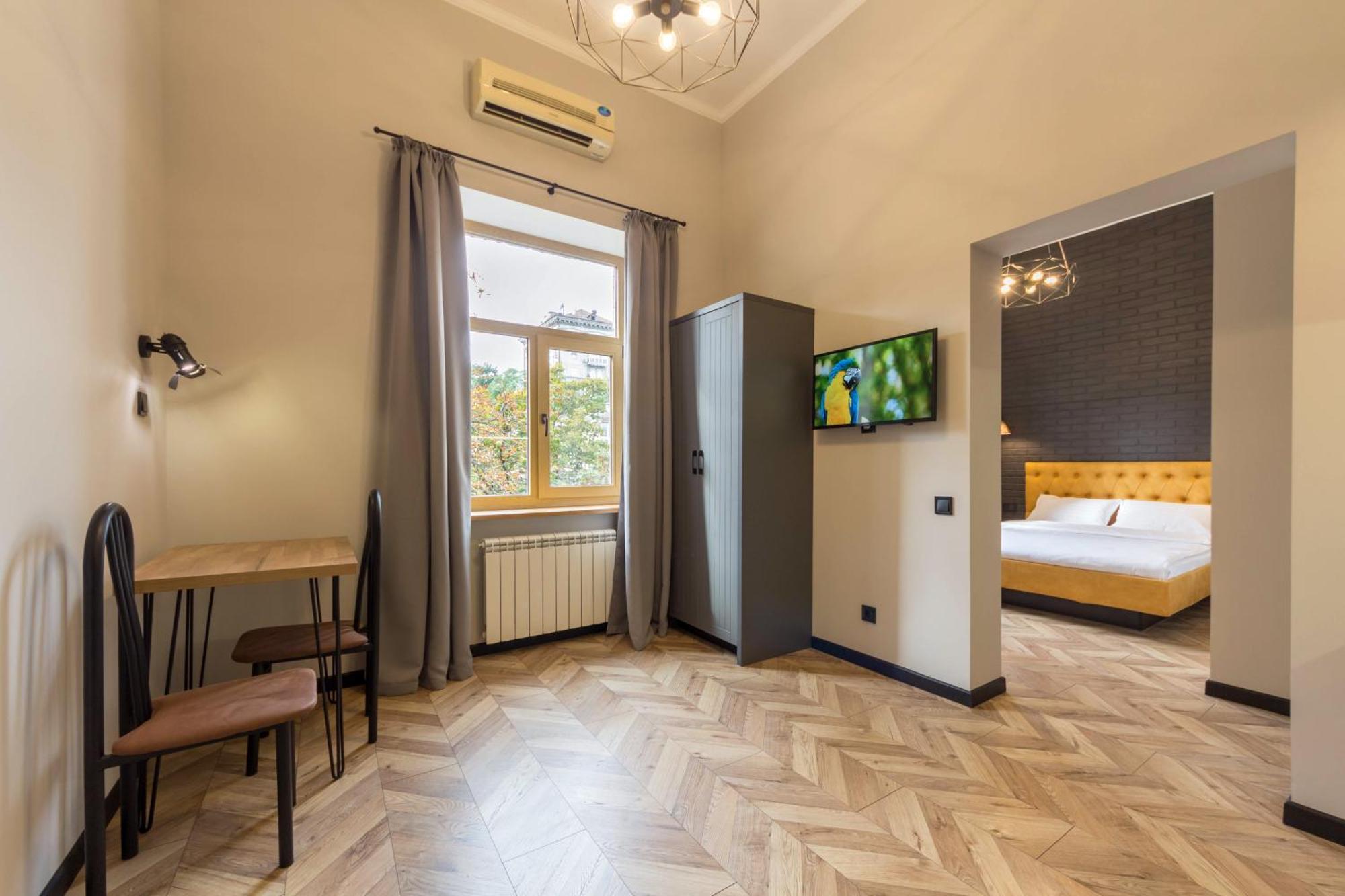 Idea Design Apart-Hotel Prorizna Kyiv Exterior photo